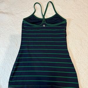 Lululemon top size 4